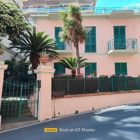 Villa Arcobaleno Rondo Garibaldi Sanremo Luaran gambar