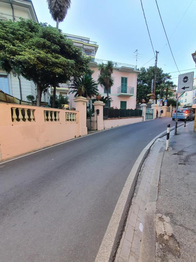 Villa Arcobaleno Rondo Garibaldi Sanremo Luaran gambar