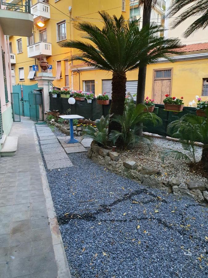 Villa Arcobaleno Rondo Garibaldi Sanremo Luaran gambar