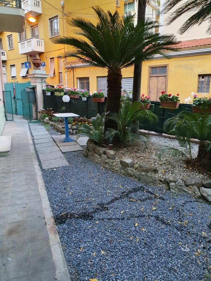 Villa Arcobaleno Rondo Garibaldi Sanremo Luaran gambar